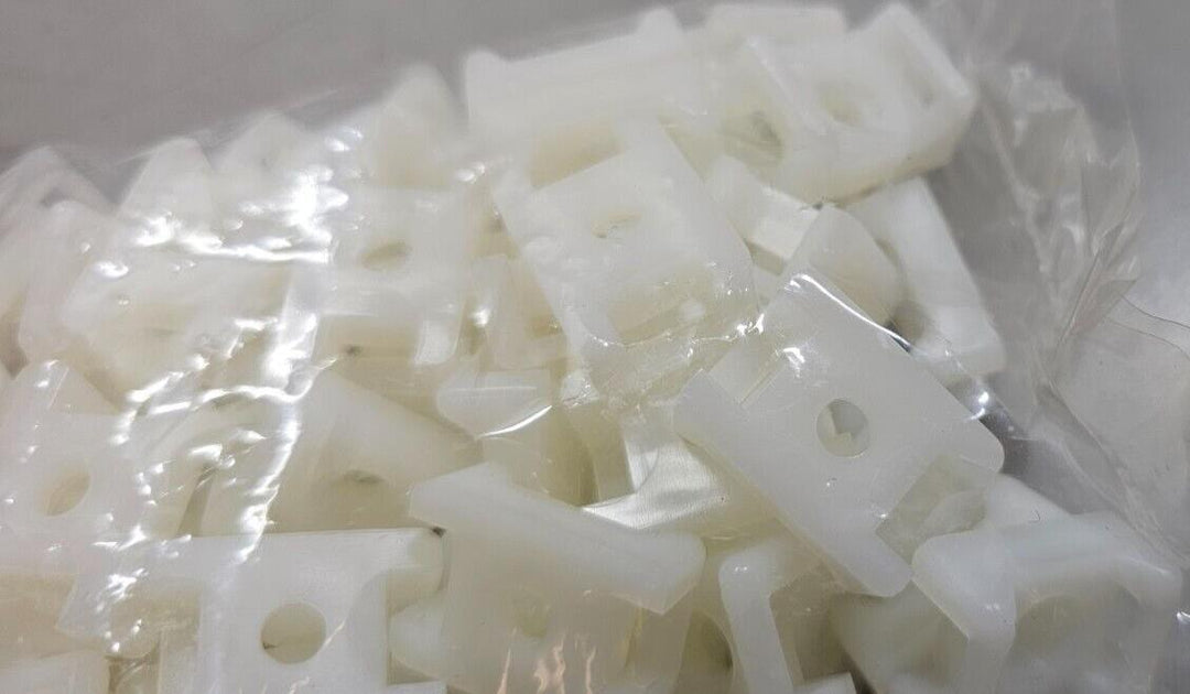 Panduit TM2S8-M Supporto Per Fascette, 1000 Pezzi, Nylon - Fissaggio Vite Per Cavi - 6
