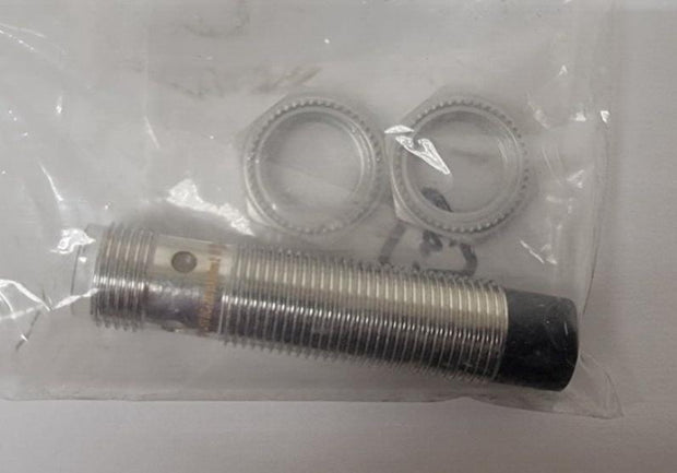 Allen Bradley 872C-DH4NP12-D4 12mm Barrel Inductive Proximity Sensor Y