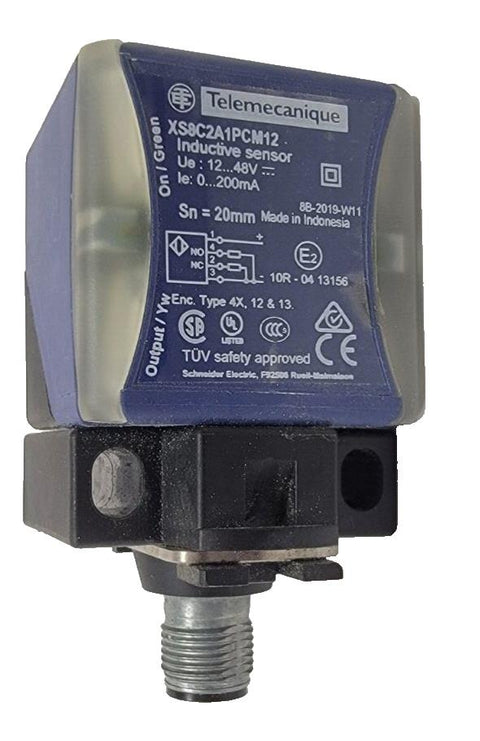 Telemecanique XS8C2A1PCM12 Inductive Proximity Switch DC, PNP, NO/NC 4-Wire