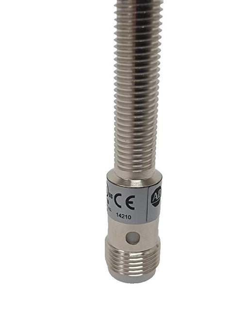 Allen Bradley Bulletin 872C Inductive Proximity Sensor 872C-D2CP8-D4