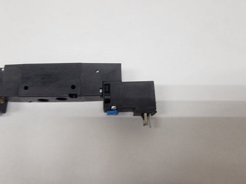 Parker B320BD549C Solenoid Air Control Valve, 1/8 ", 24VDC, 145 PSI Max