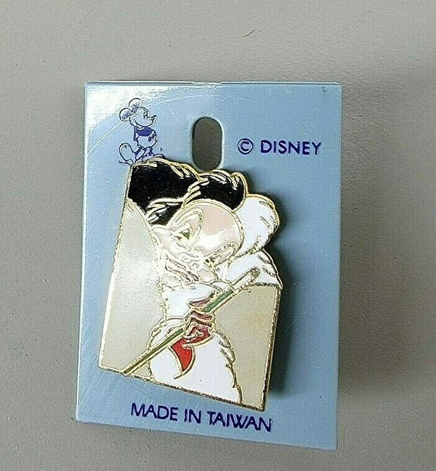 Disney Store Exclusive Cruella DeVille with Cigarette 101 Dalmations Disney Pin