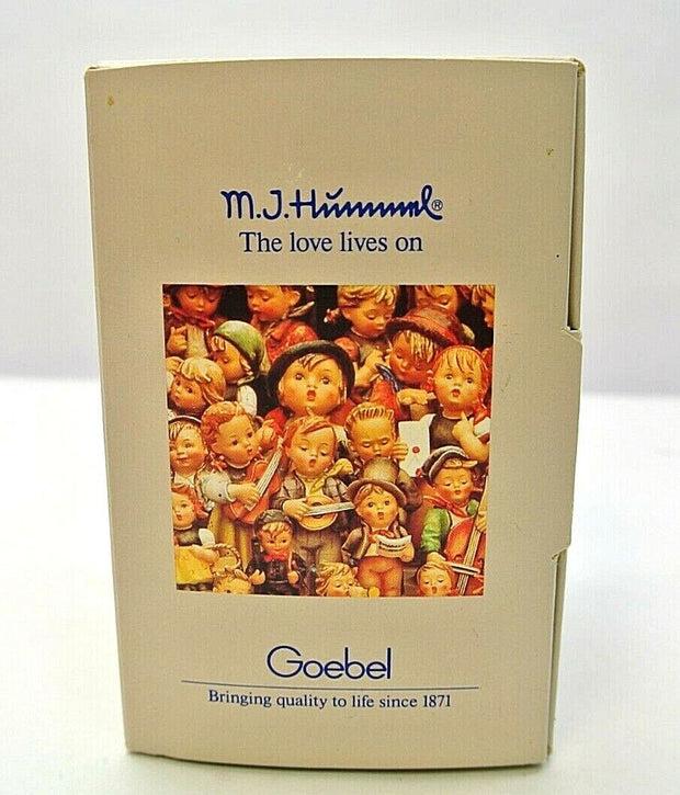 Goebel - Hummel - Wash Day #321 4/0 - Excellent Condition 1988