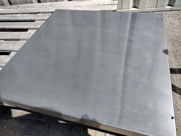 Immensely heavy metal surface for anti-vibration table