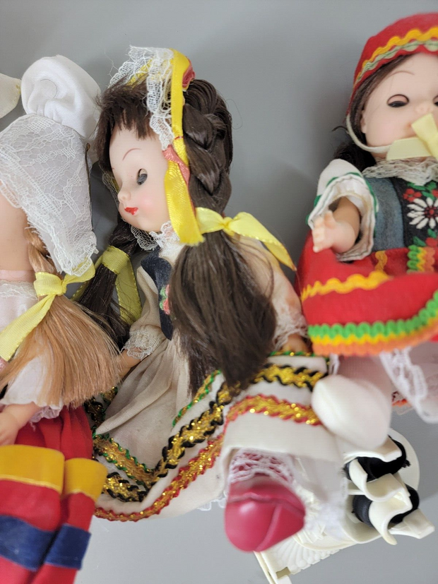 Vintage Lot Knickerbocker Holly Hobbie Dolls & Carrying Case, 6 Dolls
