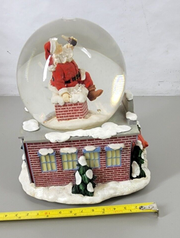 Vintage CocaCola General Store Santa in Chimney Wind Up Musical Snow Globe
