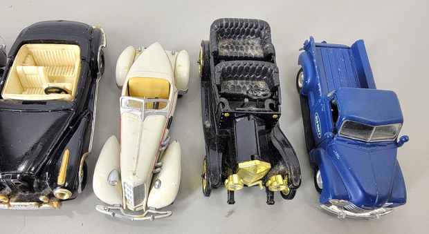 8PCS Vintage Diecast Classic Cars, Corvette, Chrevrolet, Mercedes Benz, Thunderb