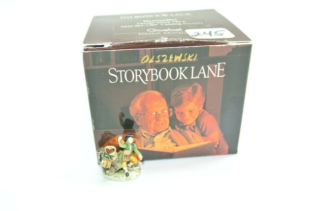 Olszewski Goebel Miniature Storybook Lane BEANSELLER Figurine- 742-P **SIGNED