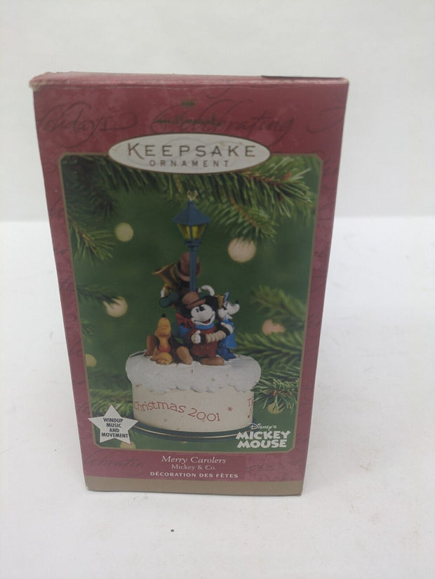 Hallmark Christmas 2001 Keepsake Ornament Disney QXD7585