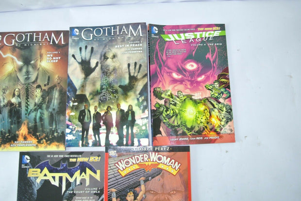 Lot of (5) DC Paperback Comic Graphic Novels Wonder Woman Gotham Justice League