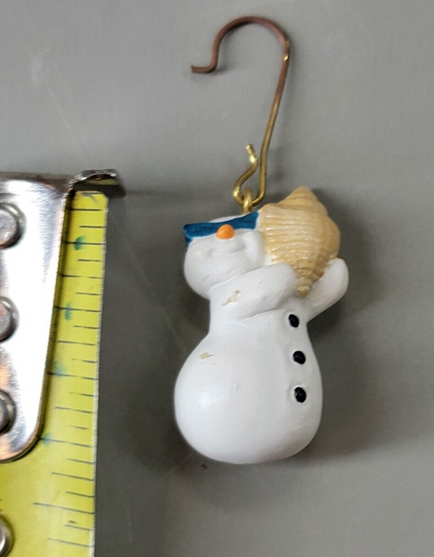 2000 Hallmark Miniature Keepsake Ornament SNOWMAN WITH SEASHELL Studio Edition