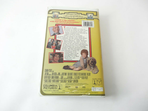 Annie (VHS, 1999, Side-To-Side Clam Shell Duracase) First Edition