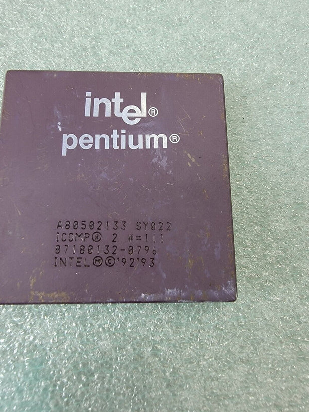 Intel Pentium 133MHz CPU Socket 577 A80502133 SY022, Vintage, Collectible, Gold!