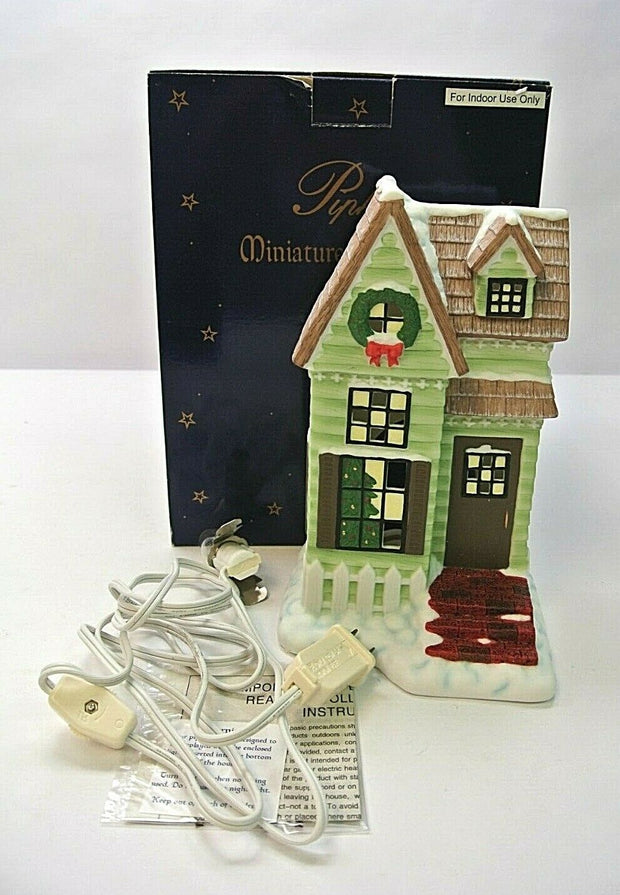 Pipka 13767 Miniature Christmas Cottage 2002