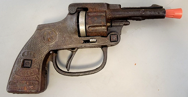 Vintage 1930's/40's Kilgore Cast Iron Automatic Six Shooter Cap Gun, Toy, READ