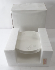 Hallmark Snowflake Pattern 10" Round Pedestal Cake Stand CIB 48T001
